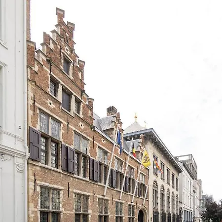 Shway - The Red With Pearls Appartement